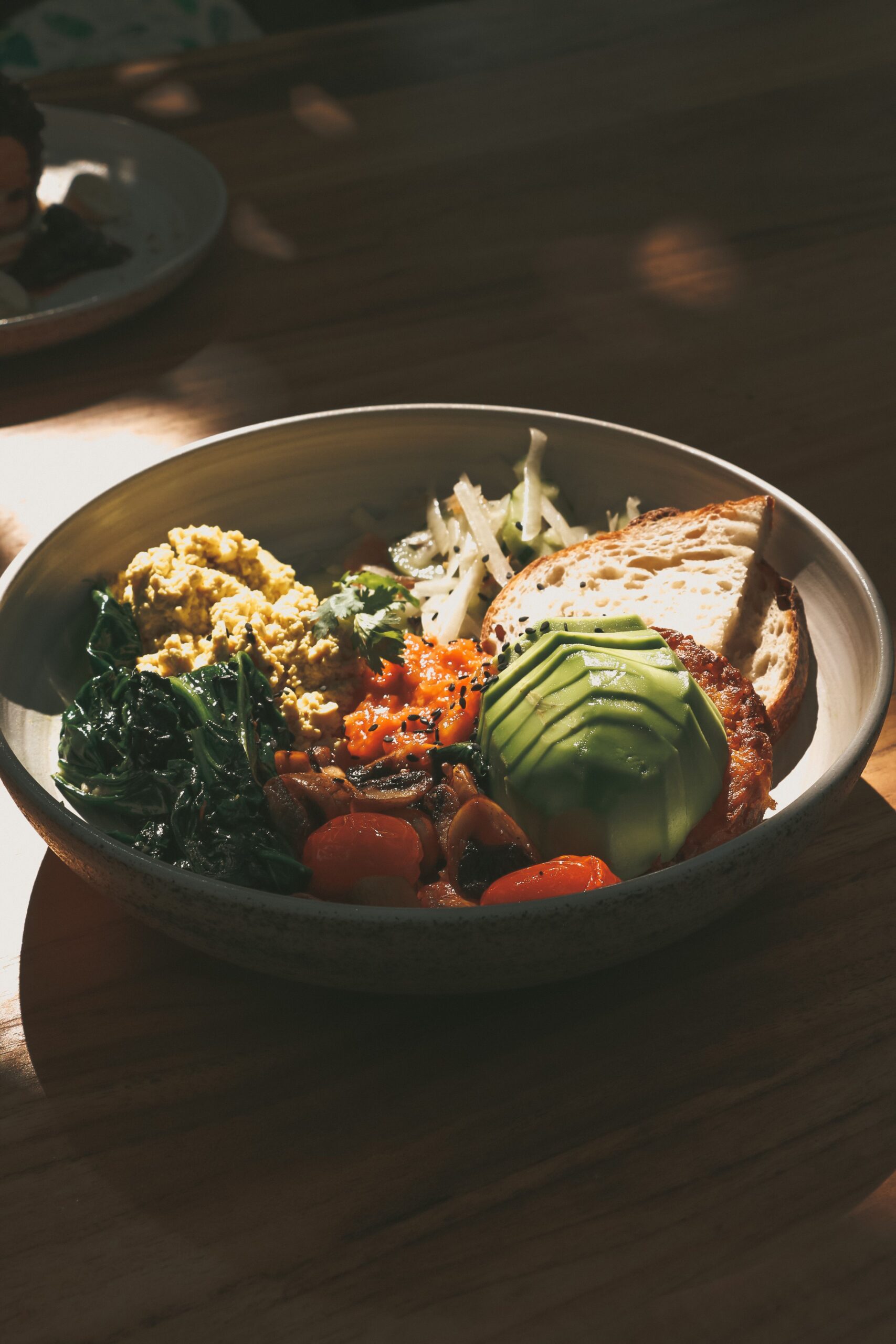 Plato equilibrado con cereales y verduras